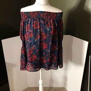 Eyeshadow off the Shoulder Shirt Size S